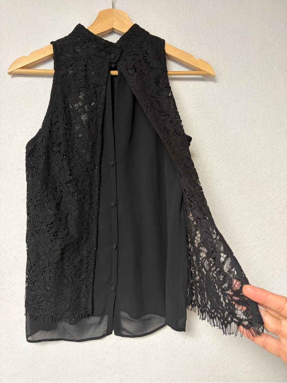 White House Black Market NWT Black Lace Cold Shoulder Blouse Size 2